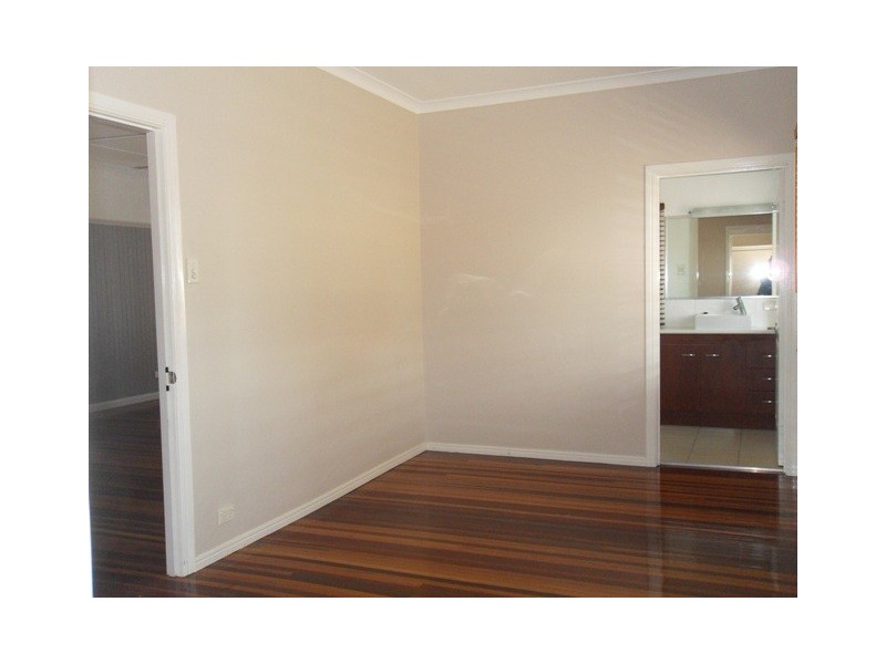 34 Cunningham St, Torquay QLD 4655