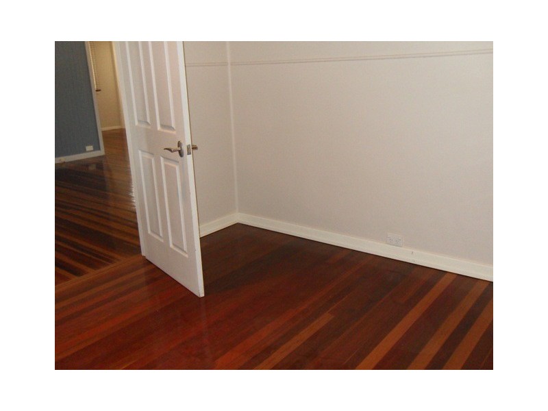 34 Cunningham St, Torquay QLD 4655