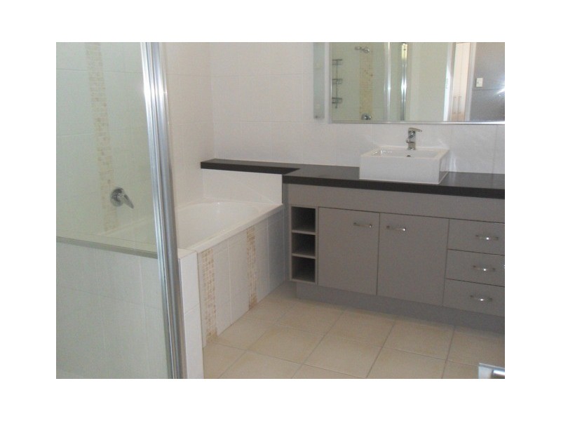34 Cunningham St, Torquay QLD 4655