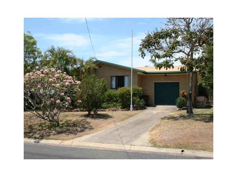 17 Bruce, Torquay QLD 4655