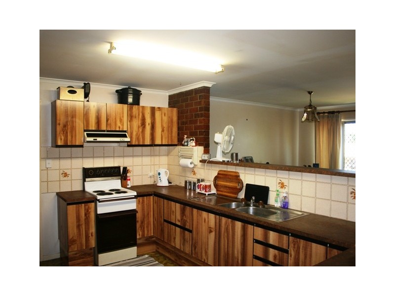 17 Bruce, Torquay QLD 4655