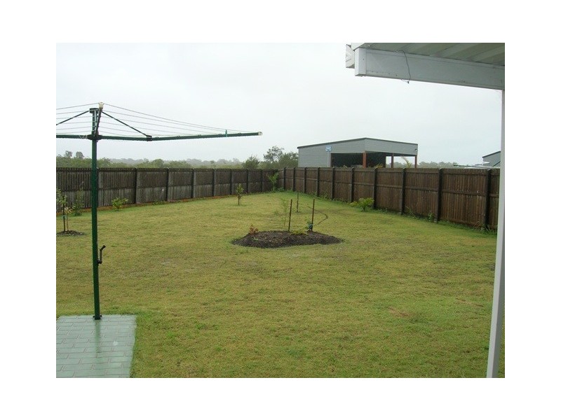 24 Kestrel Court, Eli Waters QLD 4655