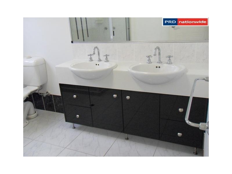 1 Lady Nelson Drive, Eli Waters QLD 4655