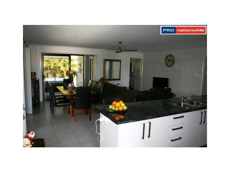 12 Beagle Ave, Nikenbah QLD 4655