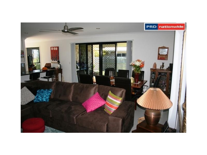 12 Beagle Ave, Nikenbah QLD 4655