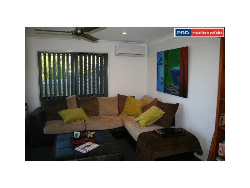 12 Beagle Ave, Nikenbah QLD 4655