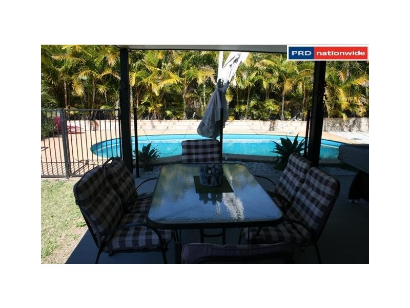 12 Beagle Ave, Nikenbah QLD 4655