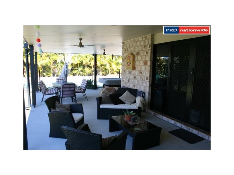 12 Beagle Ave, Nikenbah QLD 4655