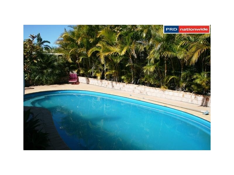 12 Beagle Ave, Nikenbah QLD 4655