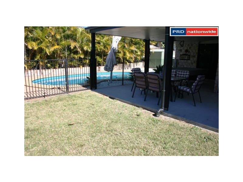 12 Beagle Ave, Nikenbah QLD 4655