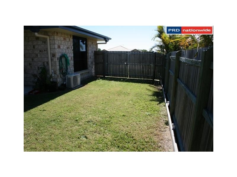 12 Beagle Ave, Nikenbah QLD 4655