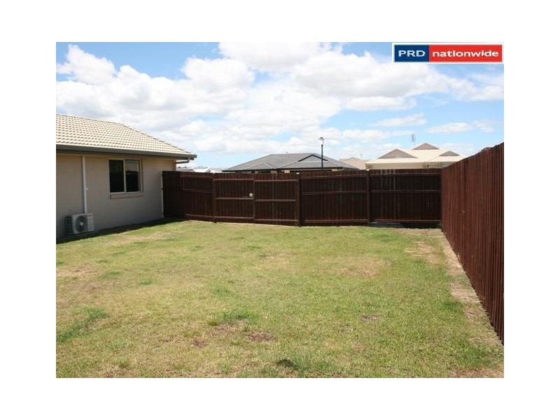 77 Endeavour Way, Eli Waters QLD 4655