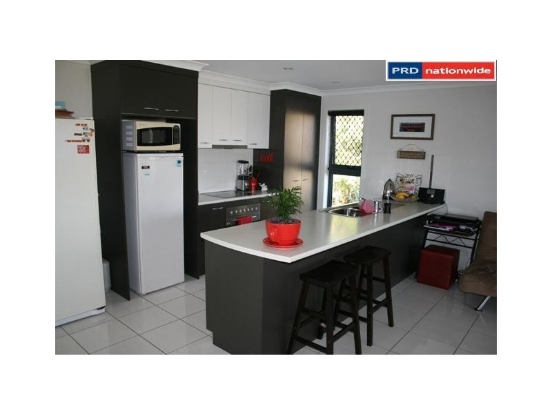 64 Earl St Vincent, Eli Waters QLD 4655