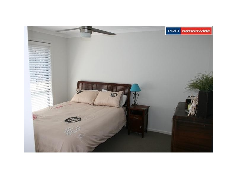 64 Earl St Vincent, Eli Waters QLD 4655