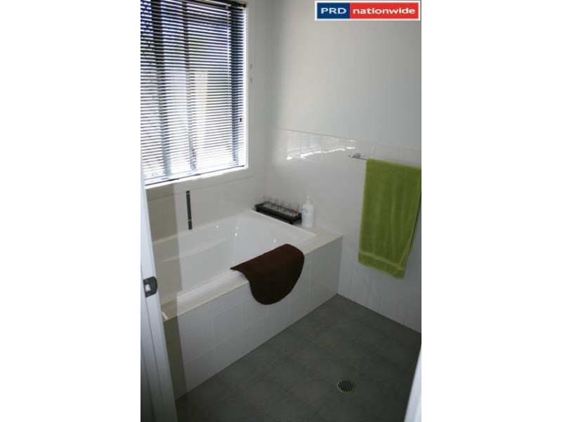 64 Earl St Vincent, Eli Waters QLD 4655