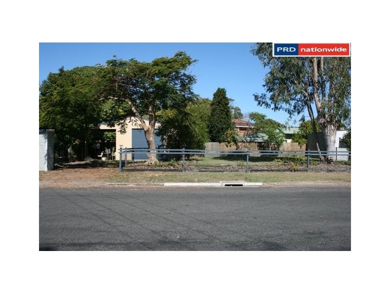 8 Guard Street, Urangan QLD 4655