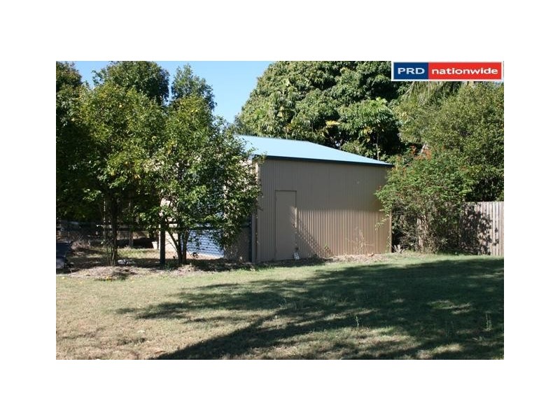 8 Guard Street, Urangan QLD 4655