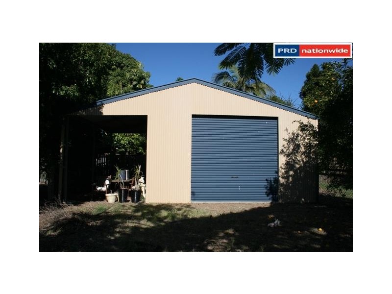 8 Guard Street, Urangan QLD 4655