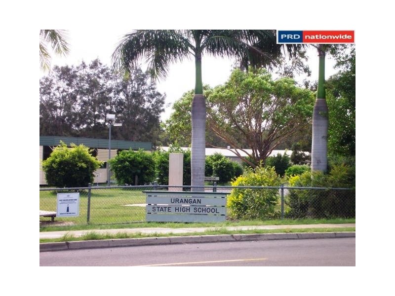 8 Guard Street, Urangan QLD 4655