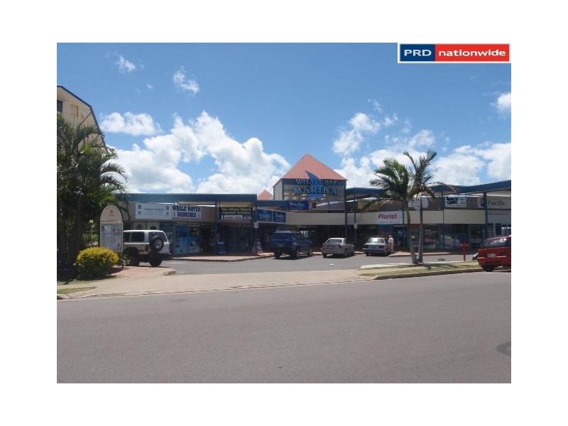 8 Guard Street, Urangan QLD 4655