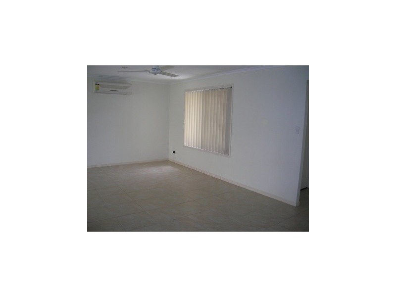 1/5 Daintree Drive, Urangan QLD 4655