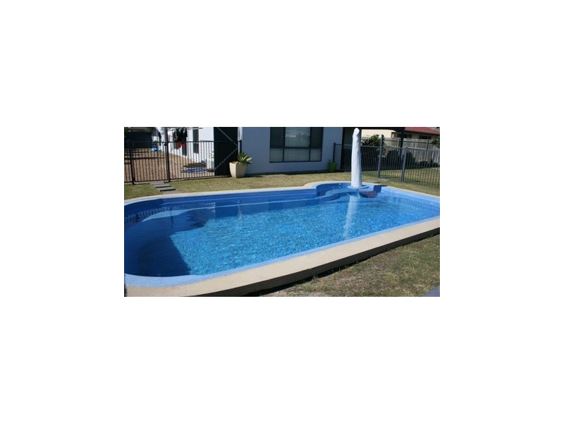 64 Earl St Vincent Cct, Eli Waters QLD 4655