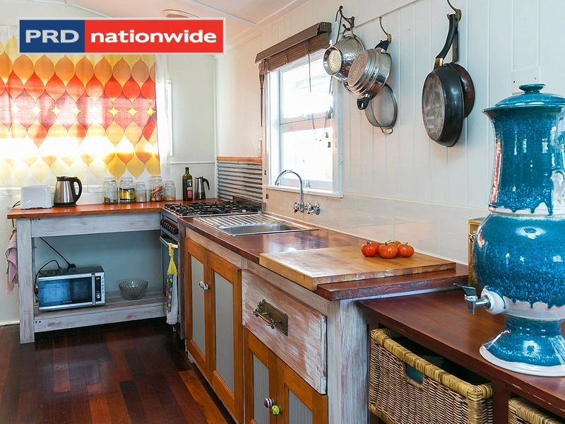 11 Barnstaple Street, Torquay QLD 4655