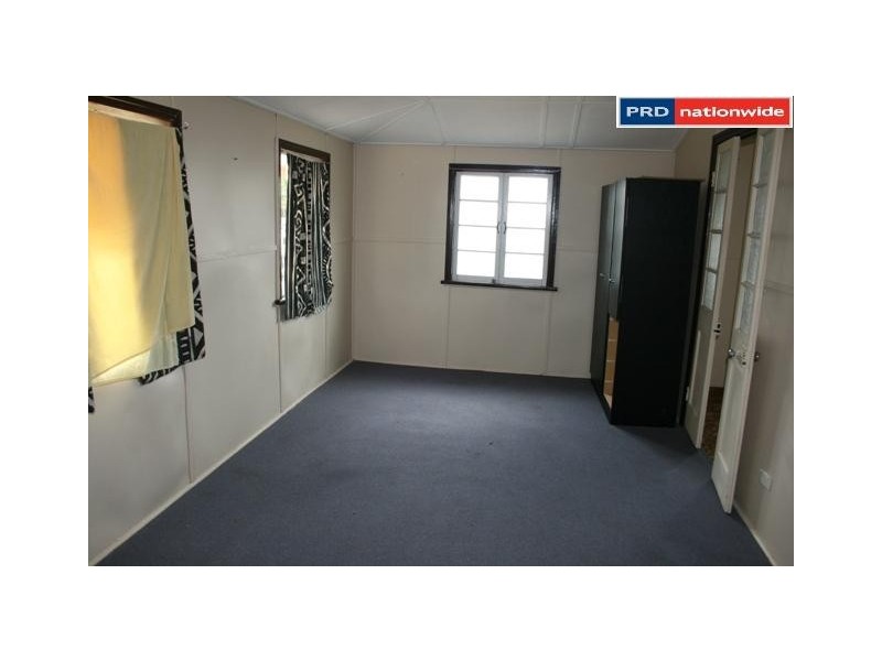 28 Elizabeth, Urangan QLD 4655