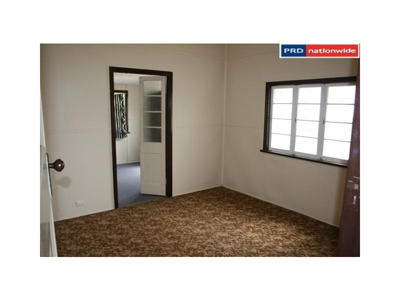 28 Elizabeth, Urangan QLD 4655