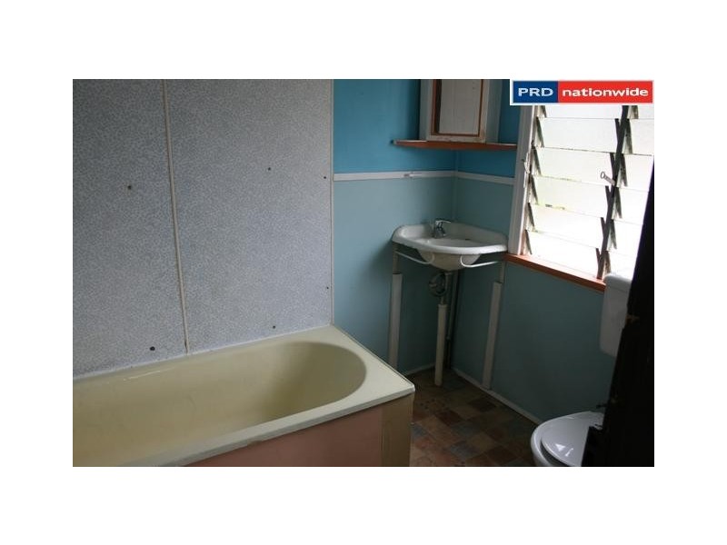 28 Elizabeth, Urangan QLD 4655