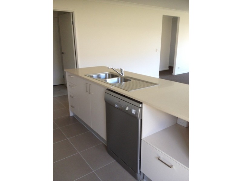 35 Oxley Circuit, Urraween QLD 4655