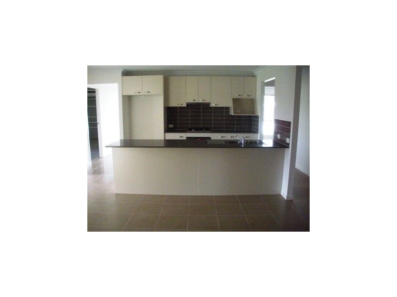 7 Zac Court, Urraween QLD 4655