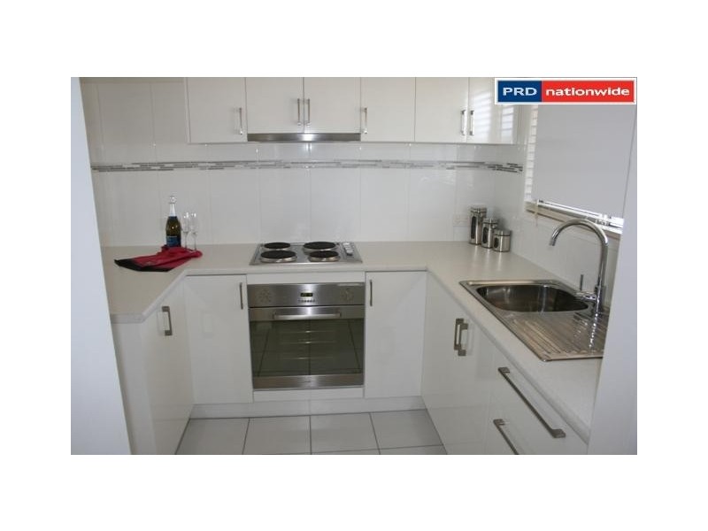 33 John Street, Scarness QLD 4655