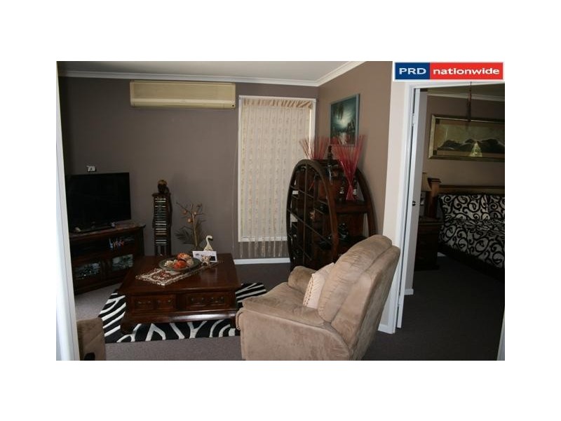 1 Whimbrel Grove, Eli Waters QLD 4655