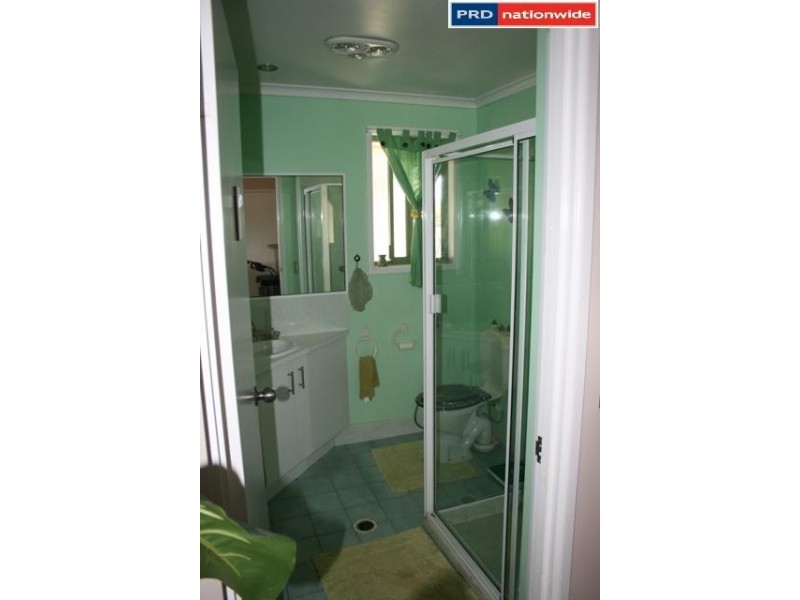 1 Whimbrel Grove, Eli Waters QLD 4655