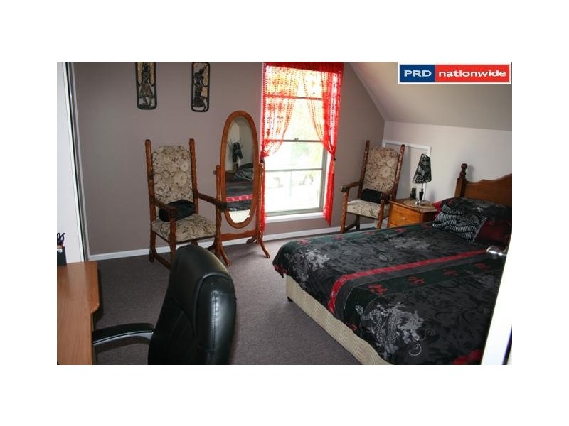 1 Whimbrel Grove, Eli Waters QLD 4655