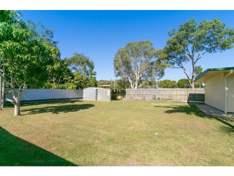 66 Robert Street, Torquay QLD 4655