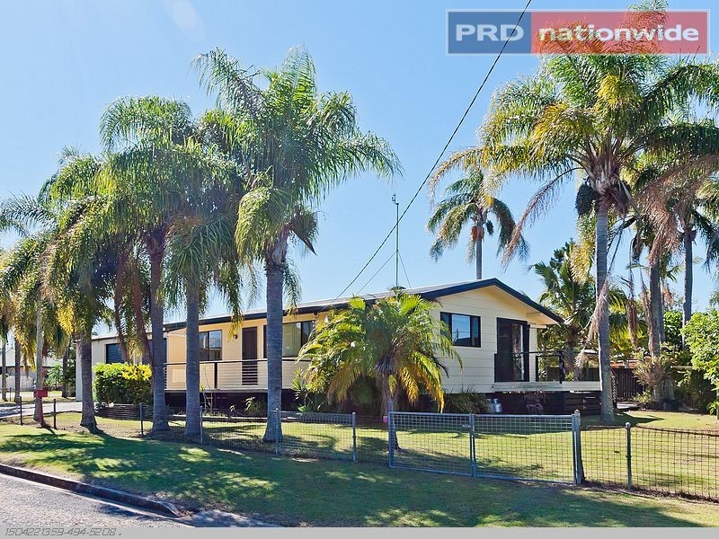 8 Crescent Street, Urangan QLD 4655