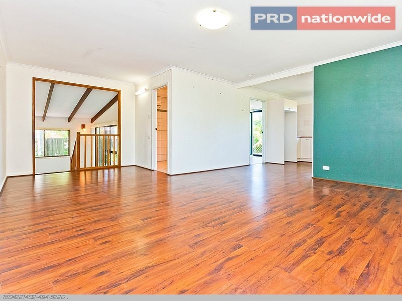 8 Crescent Street, Urangan QLD 4655