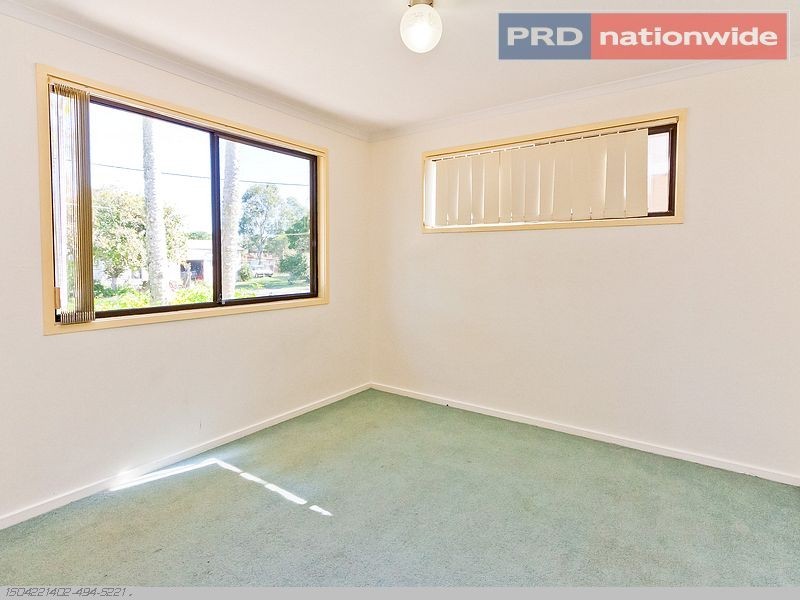 8 Crescent Street, Urangan QLD 4655