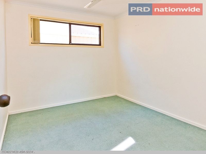 8 Crescent Street, Urangan QLD 4655