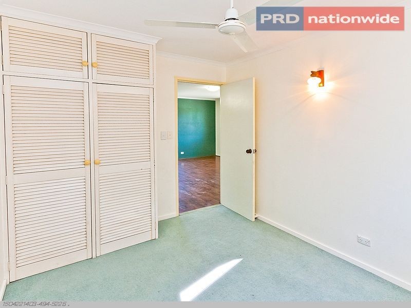 8 Crescent Street, Urangan QLD 4655