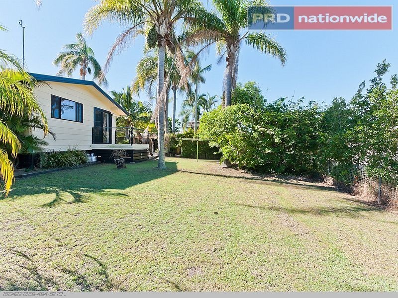8 Crescent Street, Urangan QLD 4655