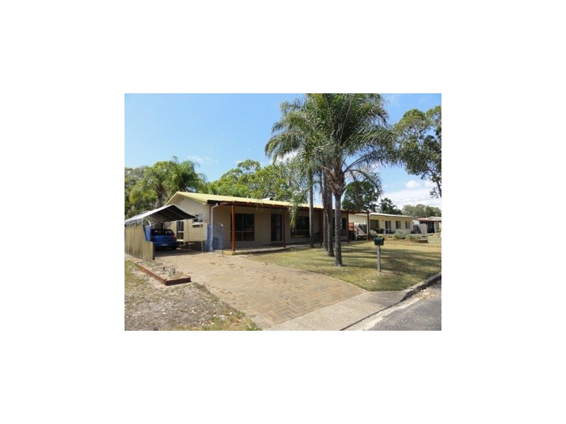 2 Riley Street, Urangan QLD 4655