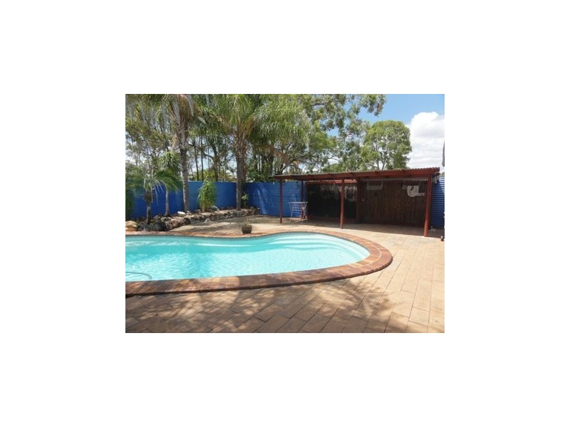 2 Riley Street, Urangan QLD 4655