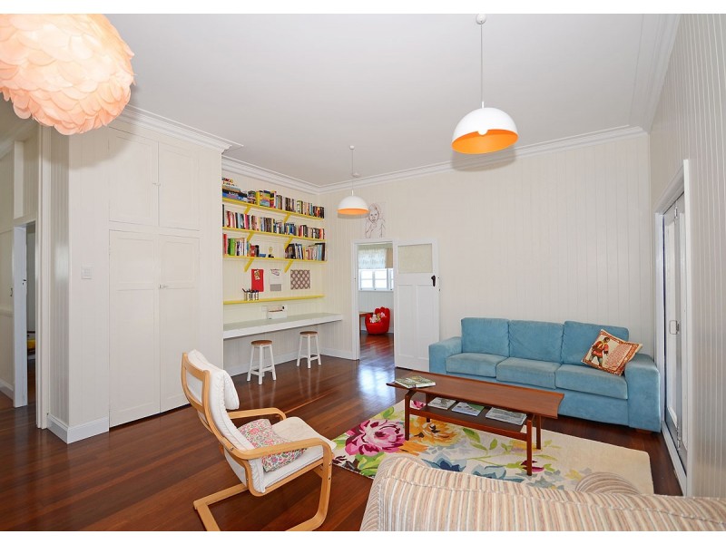 34 Dayman Street, Urangan QLD 4655