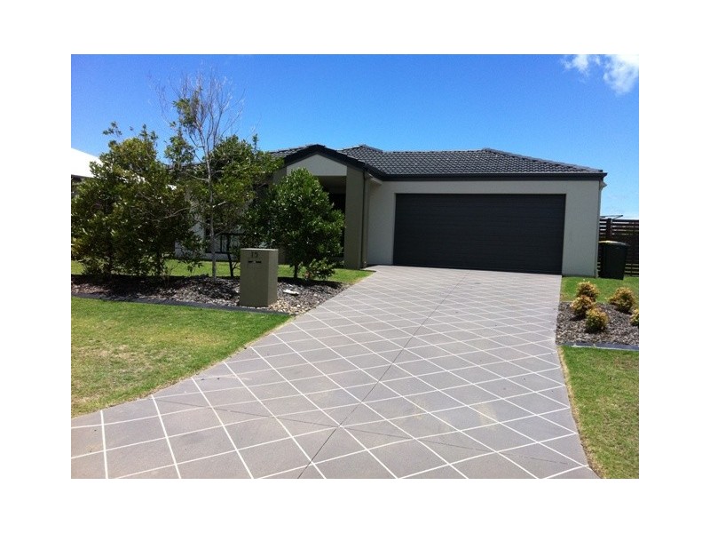 15 Fishburn Way, Eli Waters QLD 4655