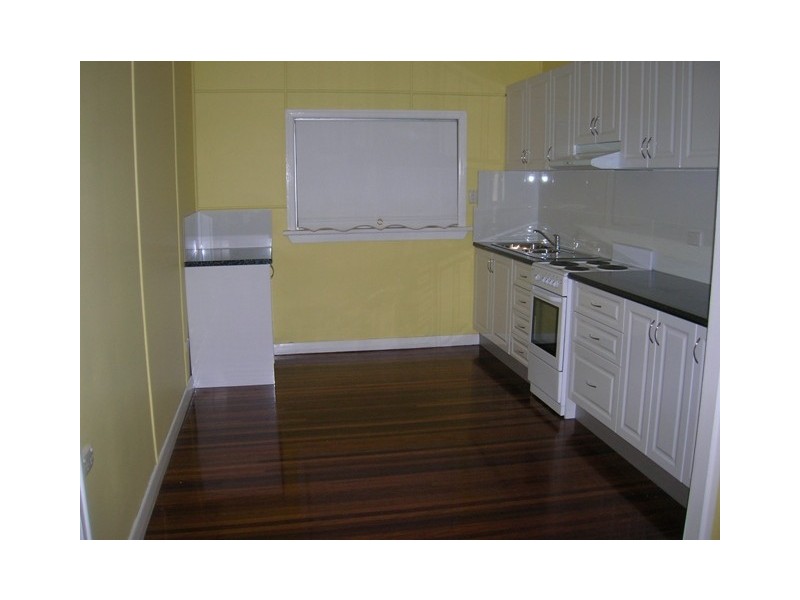 33 Bideford St, Torquay QLD 4655