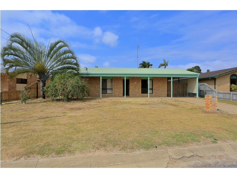 18 South Street, Urangan QLD 4655