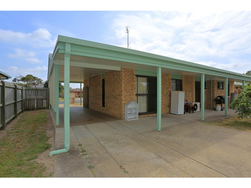 18 South Street, Urangan QLD 4655